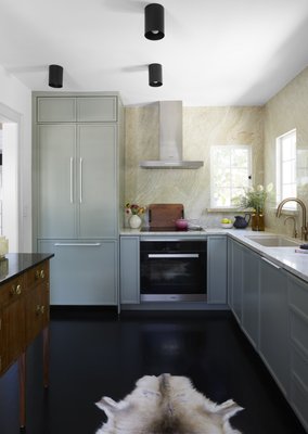 Kitchen Remodel - At NA Design Builders, we are a full service remodeling company. We offer a comprehensive range of services that will help you achieve your goals on time and make your dream home a reality. From concept to design to the final touches, we are here with you every step of the way.