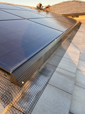Solar panel cleaning/washing - Keep your solar panel cleaned for maximum efficiency it’s recommended to wash them at least twice a year
Protect your panel by installing a bird barrier Solar panel cleaning/washing - Keep your solar panel cleaned for maximum efficiency it’s recommended to wash them at least twice a year
Protect your panel by installing a bird barrier