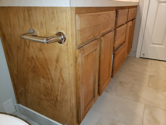 Stain Bathroom Cabinets - Stain and varnish bathroom wood cabinets Stain Bathroom Cabinets - Stain and varnish bathroom wood cabinets