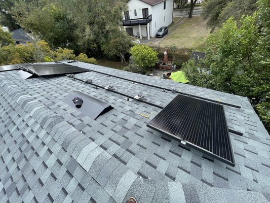 Andrew F. 11.52 kW Tampa 32 PV Panel Install - This 11.52kW system was installed last week in South Tampa. We installed 32 PV panels on the roof, that keeps the homeowner in Tier 1 bracket, which limits the homeowner to 32 panels unless they chose to carry insurance on panels totaling above 32. We also installed a new asphalt shingle roof 26 squares large, so please note that the price below reflects not only a new PV panel solar system, but also a new roof. Andrew F. 11.52 kW Tampa 32 PV Panel Install - This 11.52kW system was installed last week in South Tampa. We installed 32 PV panels on the roof, that keeps the homeowner in Tier 1 bracket, which limits the homeowner to 32 panels unless they chose to carry insurance on panels totaling above 32. We also installed a new asphalt shingle roof 26 squares large, so please note that the price below reflects not only a new PV panel solar system, but also a new roof.