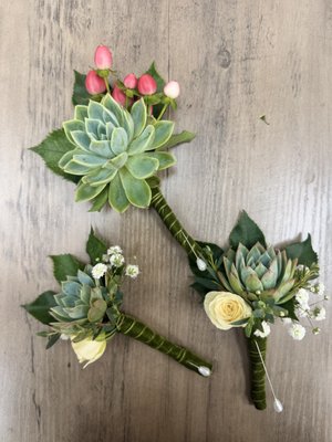 Custom Wedding Flowers - We created a custom wedding set using real succulents — including a bridal bouquet, boutonnière, and corsage. The arrangement featured soft natural tones and elegant textures, perfect for a modern yet timeless look. Succulents added a unique touch and stayed fresh much longer than traditional flowers.
Ideal for couples looking for something beautiful, original, and lasting. Custom Wedding Flowers - We created a custom wedding set using real succulents — including a bridal bouquet, boutonnière, and corsage. The arrangement featured soft natural tones and elegant textures, perfect for a modern yet timeless look. Succulents added a unique touch and stayed fresh much longer than traditional flowers.
Ideal for couples looking for something beautiful, original, and lasting.