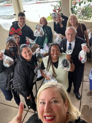 Charity work - “Sunshine” bags for the homeless with water, lip balm, comb, socks, toothbrushes, etc.
Big or small every donation brings a smile to a person's life just like seeing the sunshine! #calpropertymanagement #kindness #sunshinegas #donations #dorothykitchen Charity work - “Sunshine” bags for the homeless with water, lip balm, comb, socks, toothbrushes, etc.
Big or small every donation brings a smile to a person's life just like seeing the sunshine! #calpropertymanagement #kindness #sunshinegas #donations #dorothykitchen