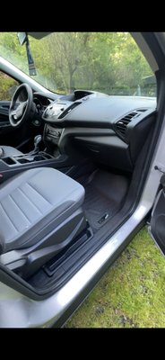 2017 Ford explore 

Package: Basic interior & basic exterior - Customer stated this vehicle was heavily smoked in so it made this vehicle a prefect example of our work. We started off by Taking all rubber floor mats and pre rising them and add APC. Afterwards the whole vehicle was vacuumed and prepped for for the rest of the detail. Finish off the vehicle with a wash and wax.