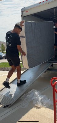 Successful moves! Happy customers! - Black and White Moving offers reliable, professional moving services for residential and commercial clients. With years of experience, we ensure a smooth, stress-free move while handling your belongings with care. In the rare event of damage, we guarantee repairs or replacements at no cost. Trust us to make your next move efficient and hassle-free. Successful moves! Happy customers! - Black and White Moving offers reliable, professional moving services for residential and commercial clients. With years of experience, we ensure a smooth, stress-free move while handling your belongings with care. In the rare event of damage, we guarantee repairs or replacements at no cost. Trust us to make your next move efficient and hassle-free.