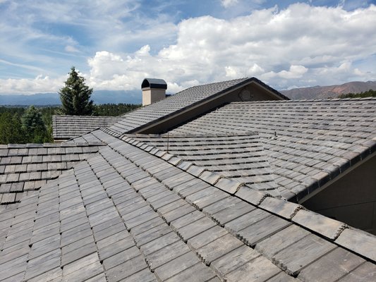 Tile Roof Replacement with Bartile Legendary paid for by Insurance in FULL - A Beautiful #Bartile installation we completed over the winter in #ColoradoSprings

The product is #Bartile #Legendary Toscana Rusticut in custom color L392

***This project was paid for in full by the owner's insurance after a little education by #RexRoofing... 👏