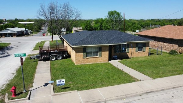 Hillsboro TX Reroof - Fresh roof, ready for Texas weather! Hillsboro home looking sharp. Hillsboro TX Reroof - Fresh roof, ready for Texas weather! Hillsboro home looking sharp.
