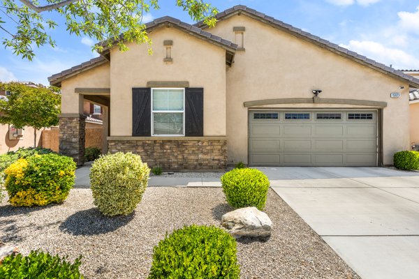Sold After Another Agent Couldn't - I helped these clients successfully sell their Victorville home after it had sat on the market unsold with a previous agent. Sold After Another Agent Couldn't - I helped these clients successfully sell their Victorville home after it had sat on the market unsold with a previous agent.