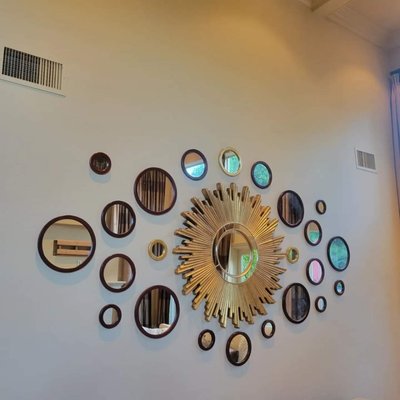 Picture hanging services - Art hanging services collection
