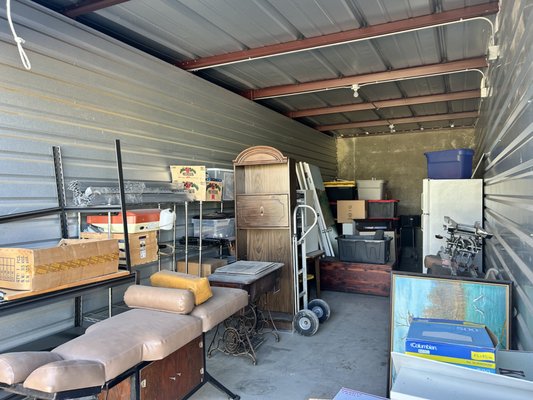 storage move - I recently assisted a customer with moving their furniture from storage to their home.