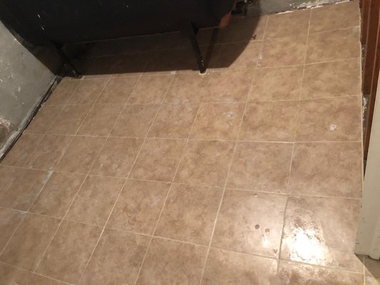 Tiling floor in basement - Retiling of the basement floor