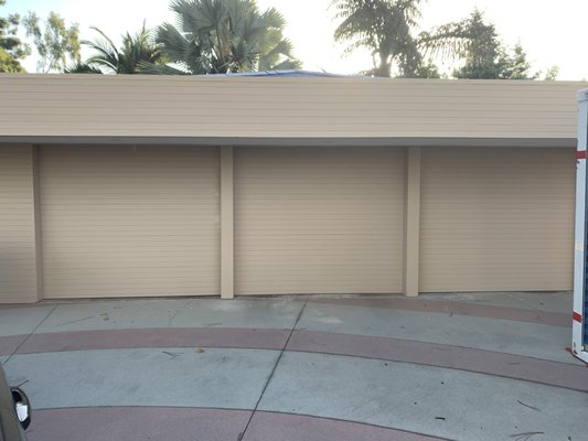 Custom upgrade to Modern View - This was a special project on a beautiful home that wanted to bring a Modern look to their garage. these are Clopay Modern Steel Charcoal with slim Frosted windows. We paired these doors with Liftmaster 8500W's on the side and a Liftmaster 8750-267 in the middle. Absolutely love this transformation! Custom upgrade to Modern View - This was a special project on a beautiful home that wanted to bring a Modern look to their garage. these are Clopay Modern Steel Charcoal with slim Frosted windows. We paired these doors with Liftmaster 8500W's on the side and a Liftmaster 8750-267 in the middle. Absolutely love this transformation!