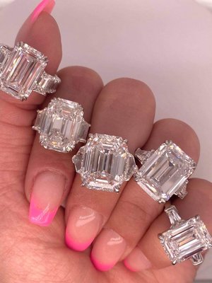 Huge Diamonds! - We have the largest selection of lab grown diamonds in the country. If you are looking for the top quality diamonds look no further. We offer an array of diamond rings, necklaces, earrings, bracelets and chains. And if you need something extra special, we have HUGE diamonds at very attractive prices. Huge Diamonds! - We have the largest selection of lab grown diamonds in the country. If you are looking for the top quality diamonds look no further. We offer an array of diamond rings, necklaces, earrings, bracelets and chains. And if you need something extra special, we have HUGE diamonds at very attractive prices.