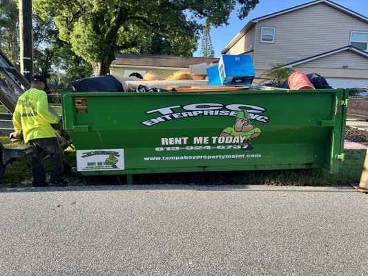 TCC JUNK REMOVAL - Proudly serving Tampa, FL since 2010. Local, reliable, trusted Tree removal, junk removal and dumpster services.