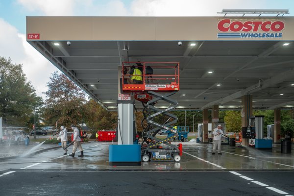 Commerical Power Washing - As a business owner in Morris County, NJ, we know how important it is to maintain a clean and professional appearance for your commercial property. That’s why we highly recommend hiring Gallo Bros Power Washing for all your commercial pressure washing needs.

As a leading commercial pressure washing company, we have the experience and expertise to handle all types of commercial pressure washing projects, from small storefronts to large industrial complexes.

Unlike other commercial pressure washing companies in Morris County, Gallo Bros Power Washing uses only the highest quality equipment and eco-friendly cleaning solutions to achieve a thorough and effective clean.