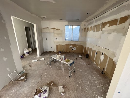 Cleaning and remodel - We started the year 2023 with this cleaning project at the end of the work we offered our services to remodel this house which we finished successfully Cleaning and remodel - We started the year 2023 with this cleaning project at the end of the work we offered our services to remodel this house which we finished successfully