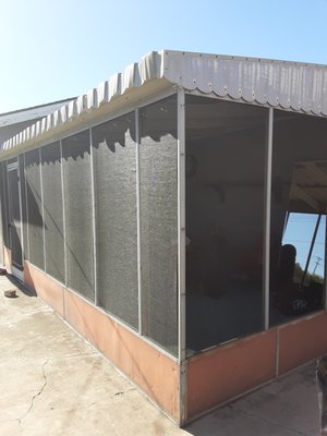 Patio Room Rescreen - We are experienced in rescreening any fixed window, door, or patio that can be rescreened. We use top tier
American made Phifer screening materials. Call today to schedule our rescreen service 714-552-8549 Patio Room Rescreen - We are experienced in rescreening any fixed window, door, or patio that can be rescreened. We use top tier
American made Phifer screening materials. Call today to schedule our rescreen service 714-552-8549