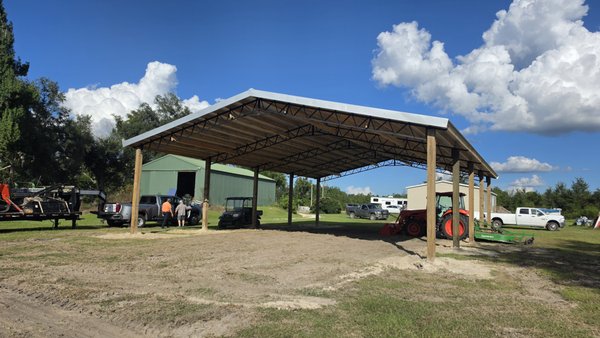 40x60x14 pole barn - Quality Built Steel truss pole barns by American Barn Busters LLC Licensed and Insured Professionals for over a decade.
Built to Florida code. 40x60x14 pole barn - Quality Built Steel truss pole barns by American Barn Busters LLC Licensed and Insured Professionals for over a decade.
Built to Florida code.