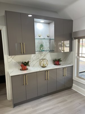 Bathroom Remodel - Sleek sophistication is accomplished by pairing Lioher Basalto cabinets with the elegance of Calcatta Supreme quartz. Additionally, Calacatta Gold porcelain is a bold and beautiful choice for the bathroom. Bathroom Remodel - Sleek sophistication is accomplished by pairing Lioher Basalto cabinets with the elegance of Calcatta Supreme quartz. Additionally, Calacatta Gold porcelain is a bold and beautiful choice for the bathroom.