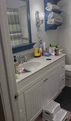 Ana's Care Cleaning - These are screenshots from a video I did, on the bathroom. The video is so much more satisfying! Follow me on insta @anascarecleaning to see it :) Ana's Care Cleaning - These are screenshots from a video I did, on the bathroom. The video is so much more satisfying! Follow me on insta @anascarecleaning to see it :)