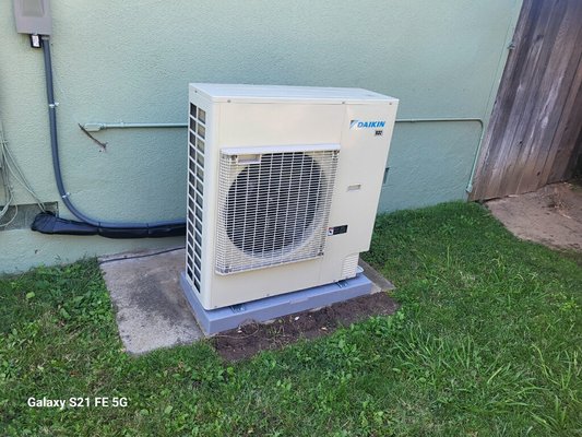 Daikin Fit heat pump inverter split system - Another high efficient Daikin Fit system installed by Belle Air Systems