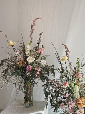 Flower Arrangements - Designed in the vase, our flower arrangements are the perfect pick-me-up for the home or event. Inspired by the Japanese art of floral design, Ikebana, and classically abundant English garden designs, we seek balance in playing with lines, colour, texture & flow. Each piece is considered a work of art. Vancouver delivery or pick-up from our South Granville studio. Flower Arrangements - Designed in the vase, our flower arrangements are the perfect pick-me-up for the home or event. Inspired by the Japanese art of floral design, Ikebana, and classically abundant English garden designs, we seek balance in playing with lines, colour, texture & flow. Each piece is considered a work of art. Vancouver delivery or pick-up from our South Granville studio.