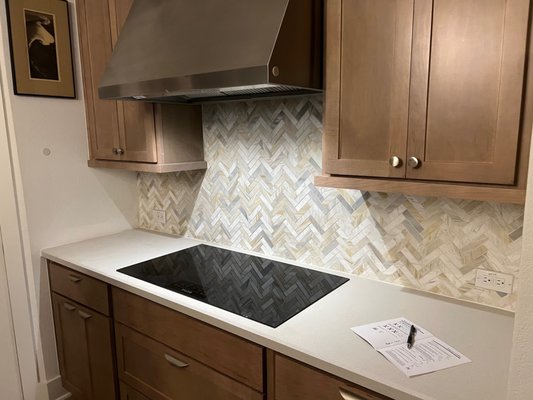 Cooktop Repair/ Installation - Whether you’re looking for cooktop repair service for an electric or gas built-in cooktop, AB Appliance Services has the best local repair technicians to serve you.