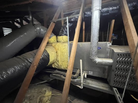5 ton horizontal full system - 5 ton horizontal full system on a two-story home condenser on the side of the house. 5 ton horizontal full system - 5 ton horizontal full system on a two-story home condenser on the side of the house.