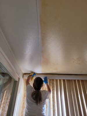 Move out cleaning - Take a look at the transformation of the sunroom we deeped cleaned as part of our move-out cleaning services! Move out cleaning - Take a look at the transformation of the sunroom we deeped cleaned as part of our move-out cleaning services!