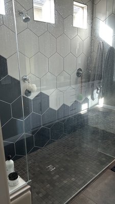 Regular home cleaning - Stove, microwave, shower, bathrooms and bedrooms regular cleaning Regular home cleaning - Stove, microwave, shower, bathrooms and bedrooms regular cleaning