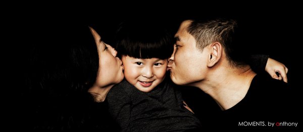 Every smile, every hug, every MOMENTS. - No two families are the same. I specialize in capturing the unique essence of each one. My mission is to bring your family's individuality to life through exquisite photographic art you will cherish forever.

Each session is tailored to highlight your family's distinct personalities and dynamics, resulting in stunning, bespoke images that tell your unique story. I am dedicated to creating a comfortable and enjoyable atmosphere, ensuring that every member of your family feels relaxed and natural in front of the camera. From the tiniest smiles to the most candid moments, we strive to capture the true spirit of your family.