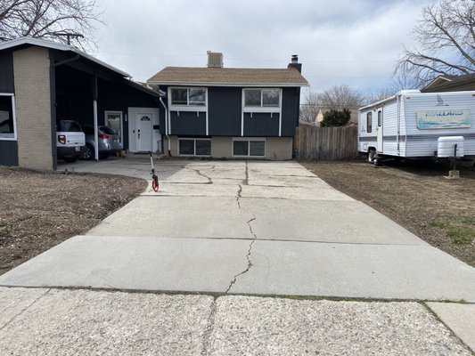 Driveway Replacement - This is a standard driveway replacement, the process is quick
Demolition, Form, & Pour. Driveway Replacement - This is a standard driveway replacement, the process is quick
Demolition, Form, & Pour.