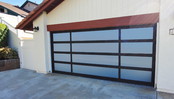 Glass Doors in Vegas valley - An Elegant Glass door for the Las Vegas Valley. Glass Doors in Vegas valley - An Elegant Glass door for the Las Vegas Valley.