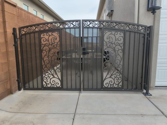 Gates - From sleek modern side yard gates to sturdy durable RV and utility gates. Every job that we do is custom to the needs and space of each customer. View just a limited collection of gates that we have done for customers, and see for yourself the quality that we deliver.