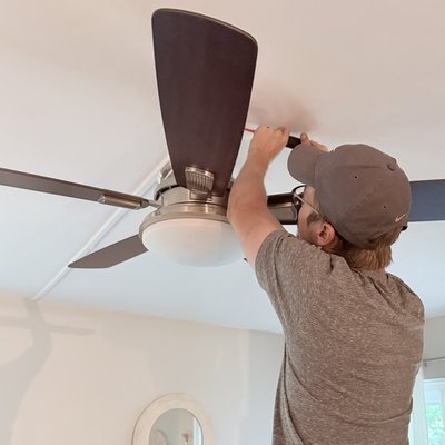 Ceiling Fan Repair - This repair was a simple ceiling fan receiver. Ceiling Fan Repair - This repair was a simple ceiling fan receiver.
