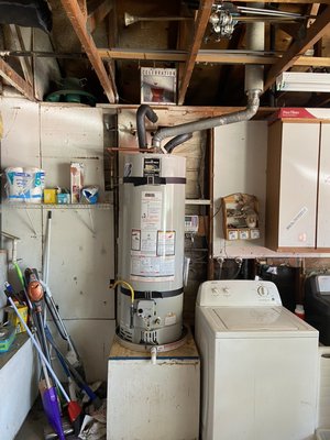 Nice and clean brand new 50 gallon water heater install. - This customer had a leaking water heater that needed to be changed. We came out and installed a brand new 50 gallon water heater for them and they were super happy. It came out very clean and they were very pleased with the price and service we provided.