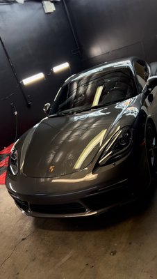 Full front end Paint protection film installation on this Porsche and ceramic coating - Full front end track package paint protection film installed on this Porsche 718 S 

Full front end ppf package included :
-full hood 
-full fenders 
-full bumper 
-headlights 
-Mirror caps 
-side skirts 
-pillars 

10 year warranty on our ppf 🛡️ 

Carkulture one stop shop ! 

3837 N oracle RD Tucson AZ 85705 

📞 520.535.8017