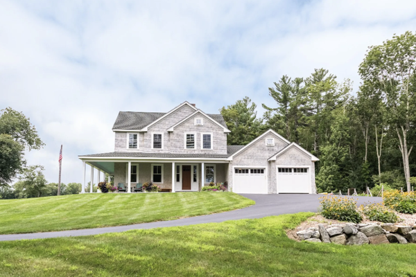 Custom Build Single Family Home - Stunning Custom Colonial meticulously crafted with the finest materials. First floor Master Suite. 9 foot ceilings throughout the home. Four bedrooms, 3 full and 1 half baths. Custom Build Single Family Home - Stunning Custom Colonial meticulously crafted with the finest materials. First floor Master Suite. 9 foot ceilings throughout the home. Four bedrooms, 3 full and 1 half baths.