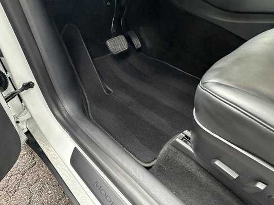 Interior Detailing - Based in DeLand, FL, Evan's Movile Detailing provides service to clients throughout Volusia County, including DeBary, Deltona, Orange City and Lake Helen. With a focus on personalized service, competitive rates and customer satisfaction, we strive to meet and exceed our clients expectations. We also finish each project on schedule and with the highest level of quality.

Here is a list of the Automotive Detailing services we provide:

Exterior Detail
Interior Detail
Full Detail
Deluxe Detail
Elite Detail
Hand Wash & Dry
Headlight Restoration
RainX Window Treatment
