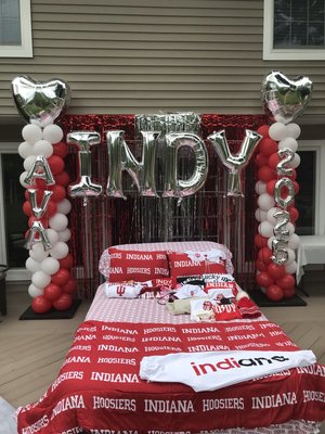 College Bed Decorating Party - Celebrate your college choice !
Customized Bed Party Decor