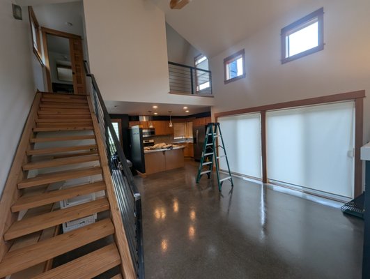 Indoor painting in Seattle. - Painting the ceiling and walls in an 800 sqft house. Indoor painting in Seattle. - Painting the ceiling and walls in an 800 sqft house.