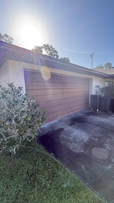 Exterior Pressure Wash - Driveway and sidewalk Cleaning at Belleview Exterior Pressure Wash - Driveway and sidewalk Cleaning at Belleview