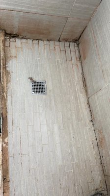 Cleaning bathroom - Always using the best products, with trained professionals having the right and practical way to clean, we can have the best result. Cleaning bathroom - Always using the best products, with trained professionals having the right and practical way to clean, we can have the best result.