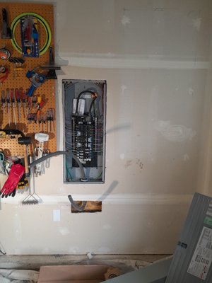 Ankar Battery Back up System - Installation of a Ankar Battery up System that has an automatic transfer when the power goes out. If that fails, there is also a manual transfer. Ankar Battery Back up System - Installation of a Ankar Battery up System that has an automatic transfer when the power goes out. If that fails, there is also a manual transfer.