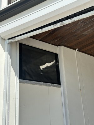 Bradenton Beach - After being destroyed by the recent hurricanes that hit Bradenton Beach, we were consulted to replace a failed sunshade system. This system was bent, mangled and torn. Totally inoperable. We were asked to replace the entire system with our MagnaTrack from Progressive screens. Bradenton Beach - After being destroyed by the recent hurricanes that hit Bradenton Beach, we were consulted to replace a failed sunshade system. This system was bent, mangled and torn. Totally inoperable. We were asked to replace the entire system with our MagnaTrack from Progressive screens.