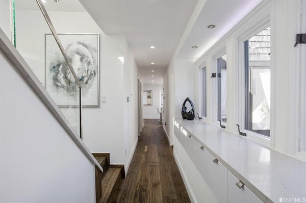 Noe Valley elite class - Beautifull STUNNING Views! Exceptional remodel from the studs out, this fourplex is nestled at the top of a Noe Valley cul-de-sac offering panoramic views of the city skyline and the Bay.