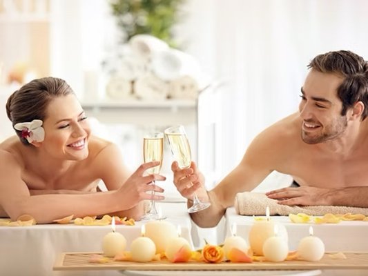 Anniversary Birthday Couple Massage - Anniversary Couple spa package 
90 min Spa Treatments 
30 min Cake and Champagne relaxing time