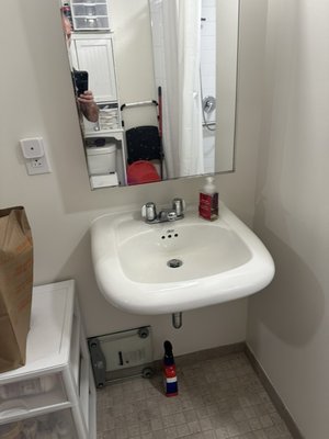 Sink removal and new bathroom vanity installation. - This small project was successfully done on January 11/2025. Sink removal and new bathroom vanity installation. - This small project was successfully done on January 11/2025.