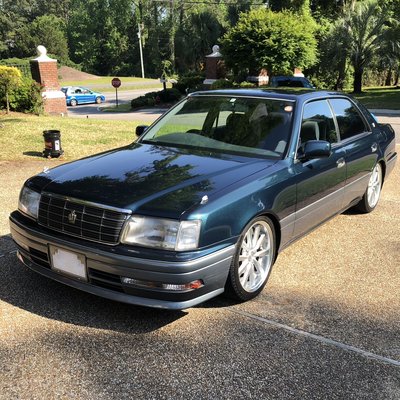 Toyota Crown: Wash&Wax - This beautiful Toyota Crown needed a Wash&Wax, due to its paint being covered in water spots. Toyota Crown: Wash&Wax - This beautiful Toyota Crown needed a Wash&Wax, due to its paint being covered in water spots.
