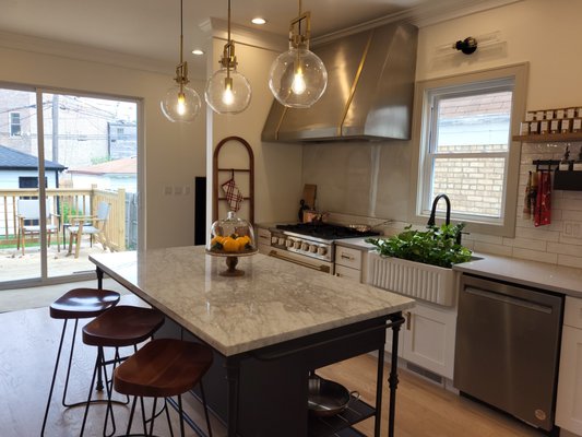 3505 w. Wolfram Single fam in Avondale! - Gorgeous full gut rebuild of a 2 unit into a single family!! We have sold several from the same developer ! call or text Nikki to check on upcoming SF homes!