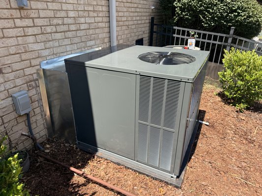 4 Ton Gas Package Unit Replacement - This recently completed 4-ton package unit replacement involved upgrading an older Trane system to a new Goodman package unit. The installation was completed seamlessly with a focus on long-term reliability and code-compliant workmanship.
As part of the replacement, we installed a new electrical disconnect, ran new power wiring, thermostat wire, and condensate plumbing to the unit. We also replaced the gas piping to ensure a safe and dependable connection. Every component was installed with attention to detail, leaving the homeowner with a dependable, energy-efficient system built to perform for years to come. 4 Ton Gas Package Unit Replacement - This recently completed 4-ton package unit replacement involved upgrading an older Trane system to a new Goodman package unit. The installation was completed seamlessly with a focus on long-term reliability and code-compliant workmanship.
As part of the replacement, we installed a new electrical disconnect, ran new power wiring, thermostat wire, and condensate plumbing to the unit. We also replaced the gas piping to ensure a safe and dependable connection. Every component was installed with attention to detail, leaving the homeowner with a dependable, energy-efficient system built to perform for years to come.